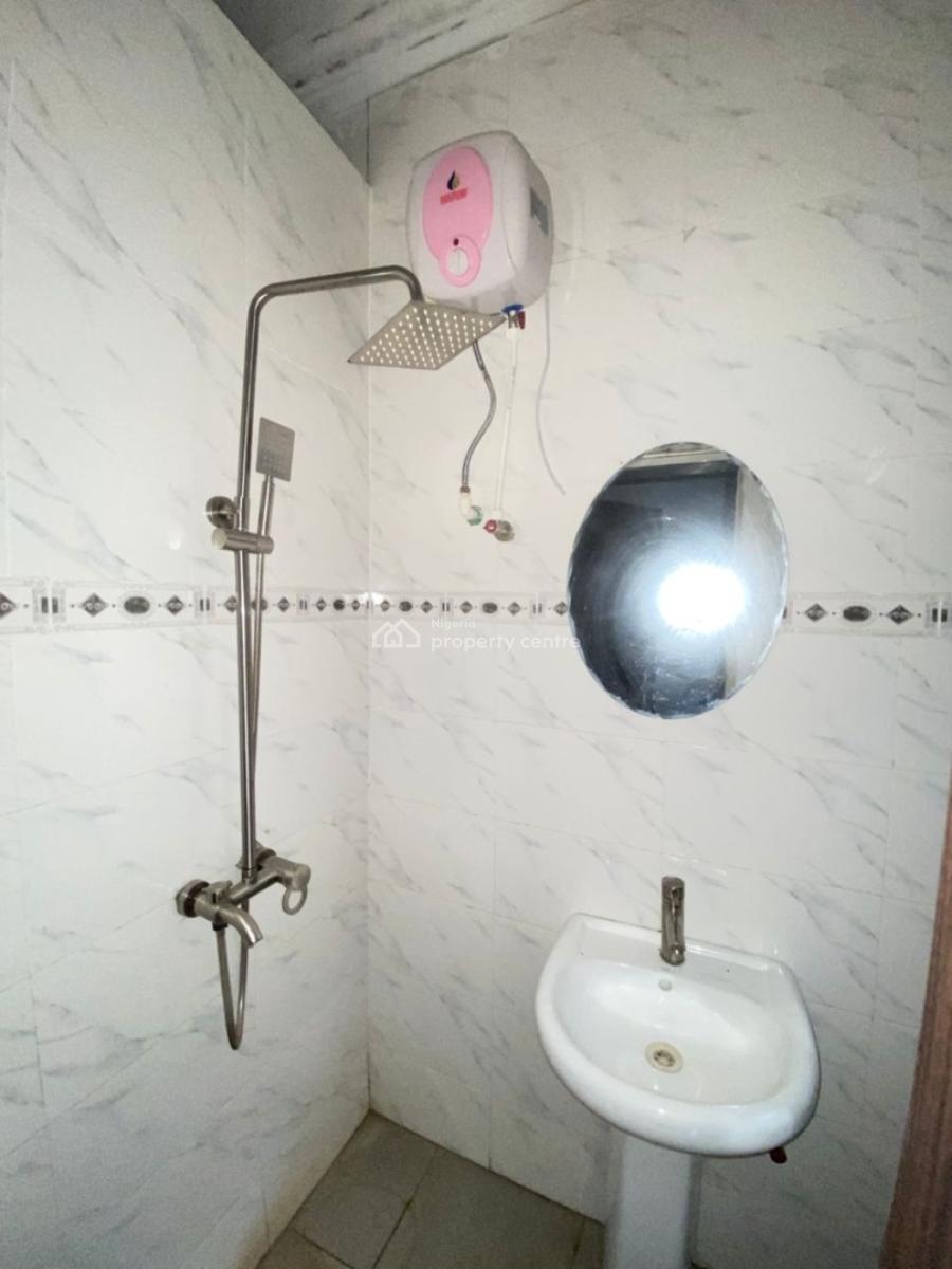 Spacious 2 Bedroom Apartment, Lekki Conservation Road, Lekki, Lagos, Flat / Apartment for Rent