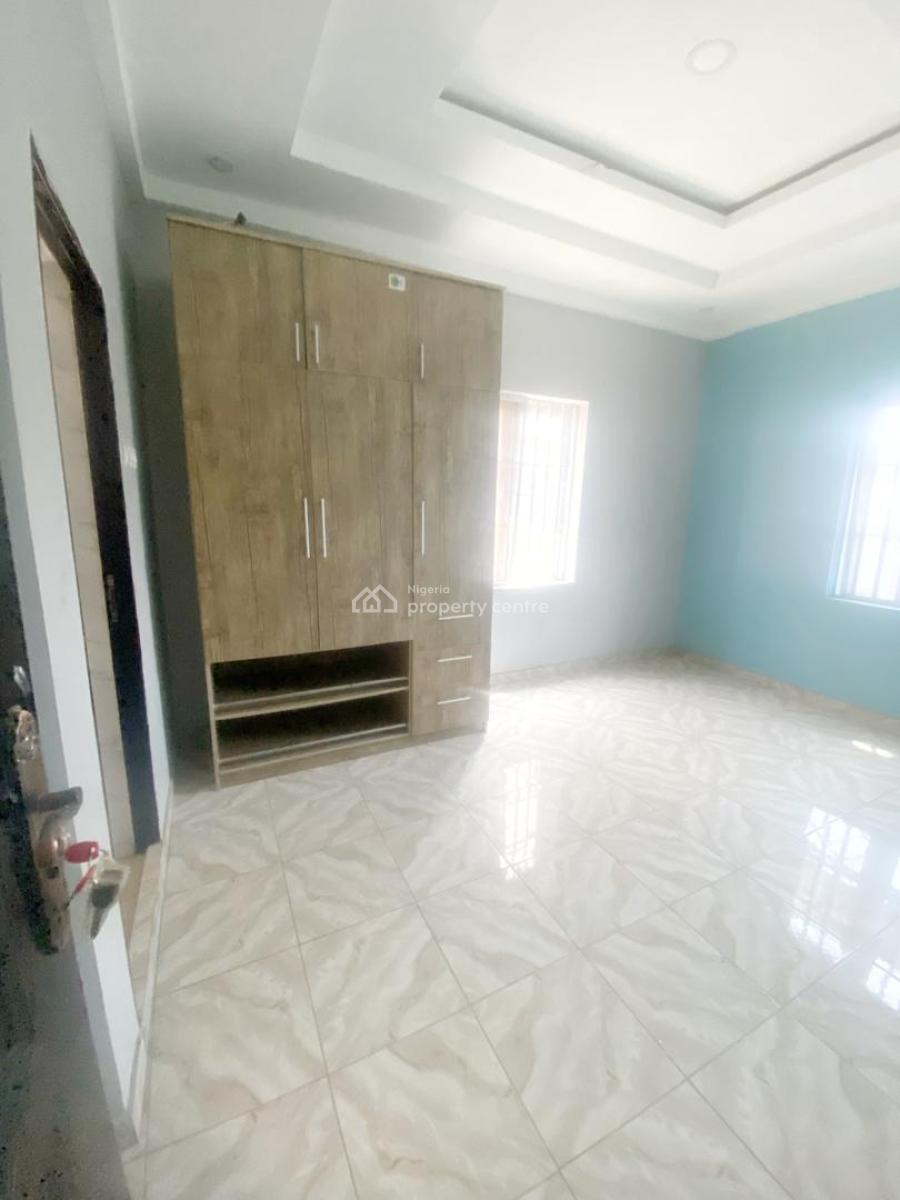 Luxury & Well Maintained 3 Bedroom Apartment in an Estate, Gbagada, Lagos, Flat / Apartment for Rent