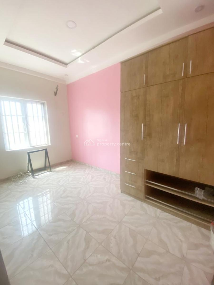 Luxury & Well Maintained 3 Bedroom Apartment in an Estate, Gbagada, Lagos, Flat / Apartment for Rent