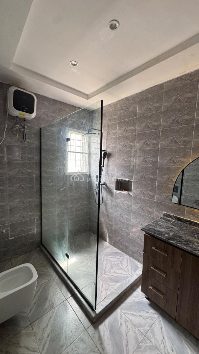 4bedroom Terrace in River Park Estate, Cluster 5 River Park Estate Lugbe, Lugbe District, Abuja, Terraced Duplex for Sale