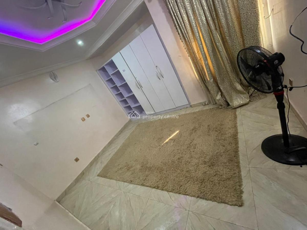 Nice 2 Bedroom Flat Ensuite with Guest  Toilet, Garki, Abuja, Flat / Apartment for Sale