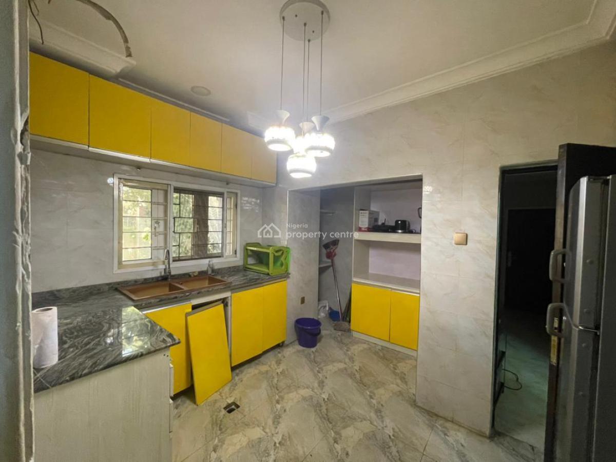 Nice 2 Bedroom Flat Ensuite with Guest  Toilet, Garki, Abuja, Flat / Apartment for Sale
