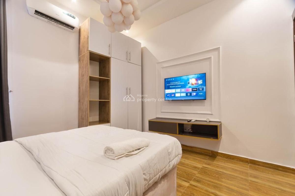 Beautiful 3 Bedroom Maisonette with Top Notch Amenities Available for, Lekki Phase 1, Lekki, Lagos, Flat / Apartment Short Let