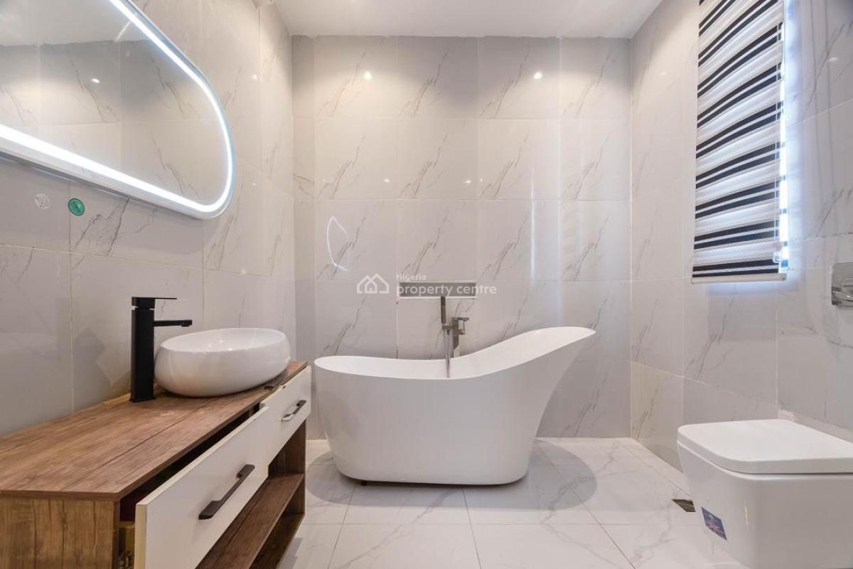 Beautiful 3 Bedroom Maisonette with Top Notch Amenities Available for, Lekki Phase 1, Lekki, Lagos, Flat / Apartment Short Let