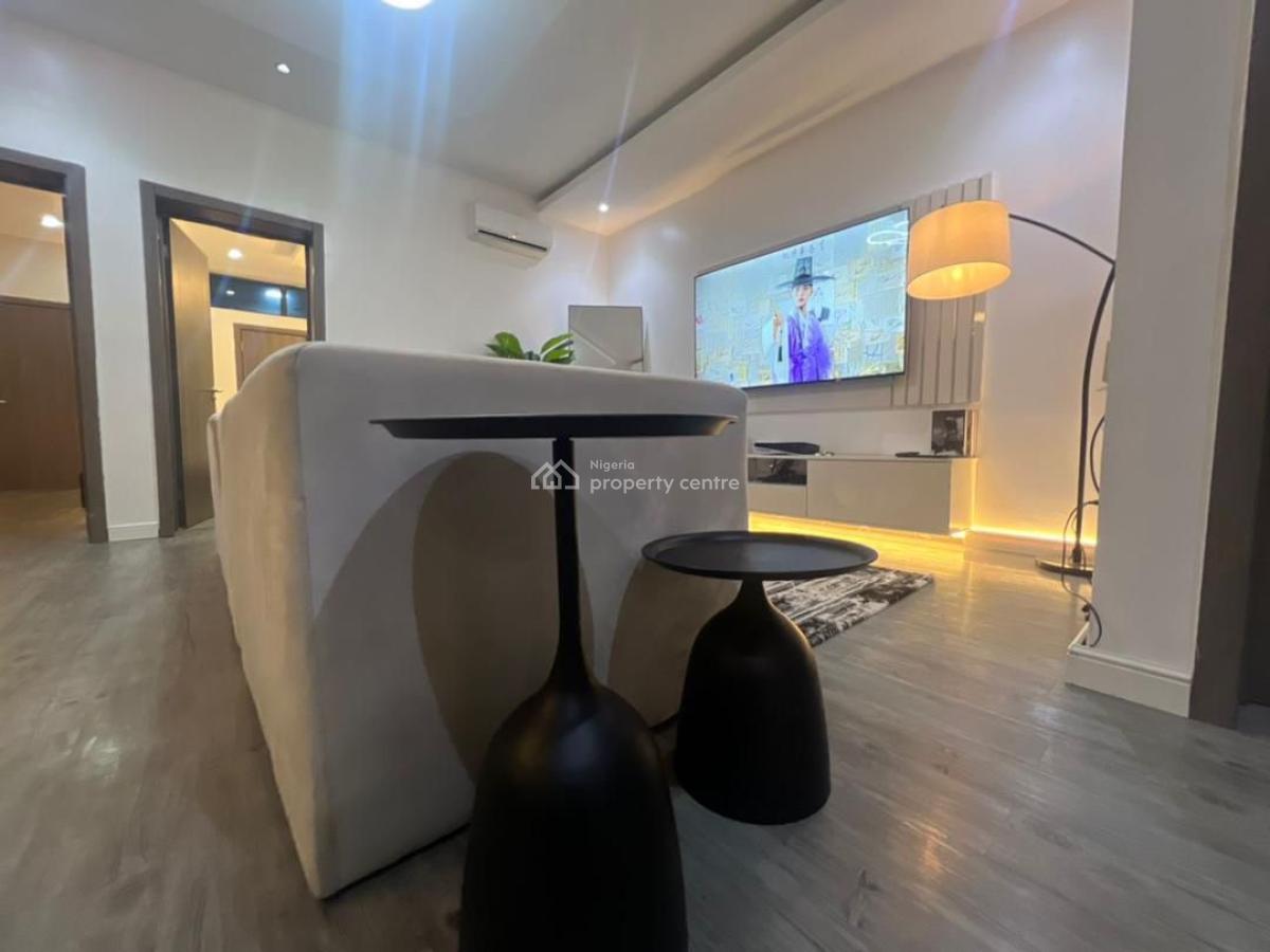 Newly Furnished 3 Bedroom Luxury Apartment 🥰 with 24hrs Light, Hand G, Lekki Phase 1, Lekki, Lagos, Flat / Apartment Short Let