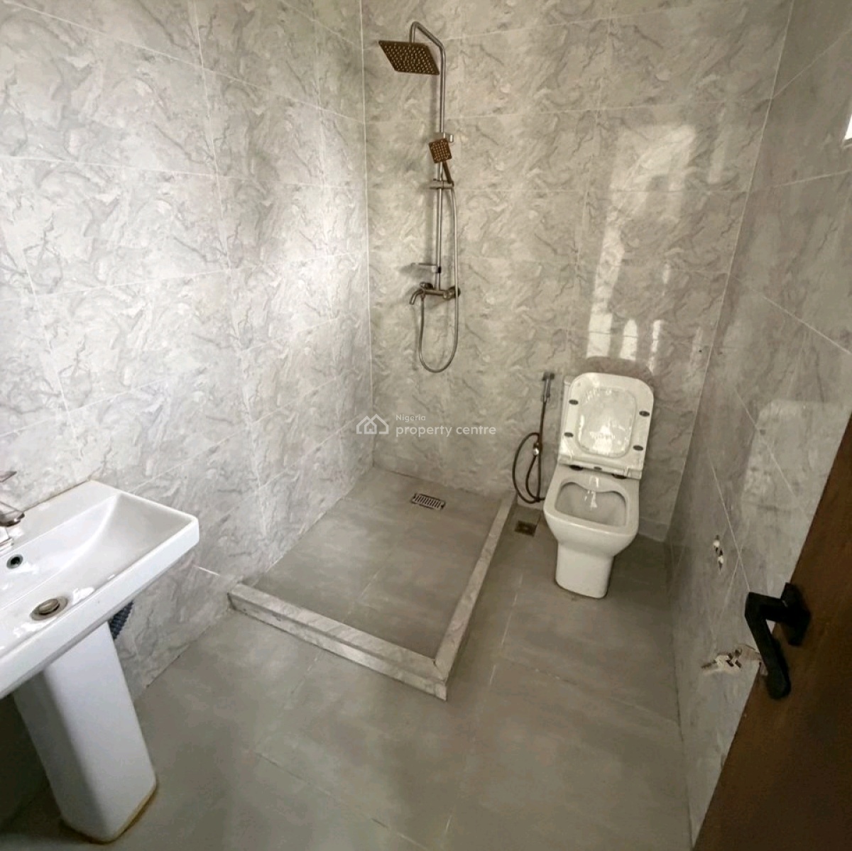 Neatly Finished 4 Bedroom Terraced Duplex with Bq in a Serene Neighbor, Gwarinpa, Abuja, House for Sale