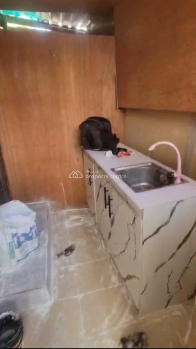 Studio Apartment with Kitchen, Bera Estate Chevron, Lekki Phase 2, Lekki, Lagos, Self Contain (single Rooms) for Rent