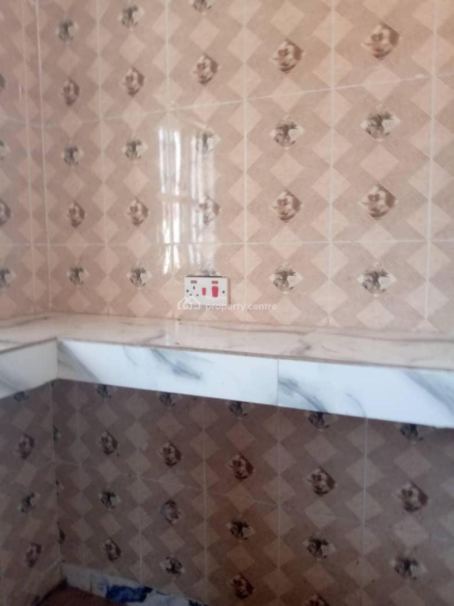Cozy Miniflat to, New Road Gbetu, Awoyaya, Ibeju Lekki, Lagos, Mini Flat (room and Parlour) for Rent