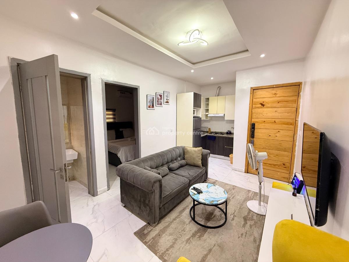 Standard Furnished and Serviced Mini Flat with Guest Toilet, Off Admiralty Way, Lekki Phase 1, Lekki, Lagos, Flat / Apartment for Rent