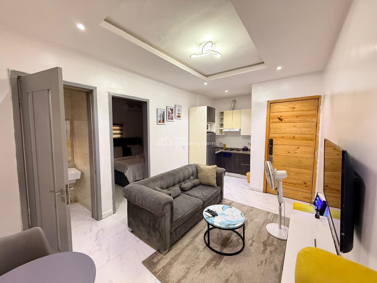 Standard Furnished and Serviced Mini Flat with Guest Toilet, Off Admiralty Way, Lekki Phase 1, Lekki, Lagos, Flat / Apartment for Rent