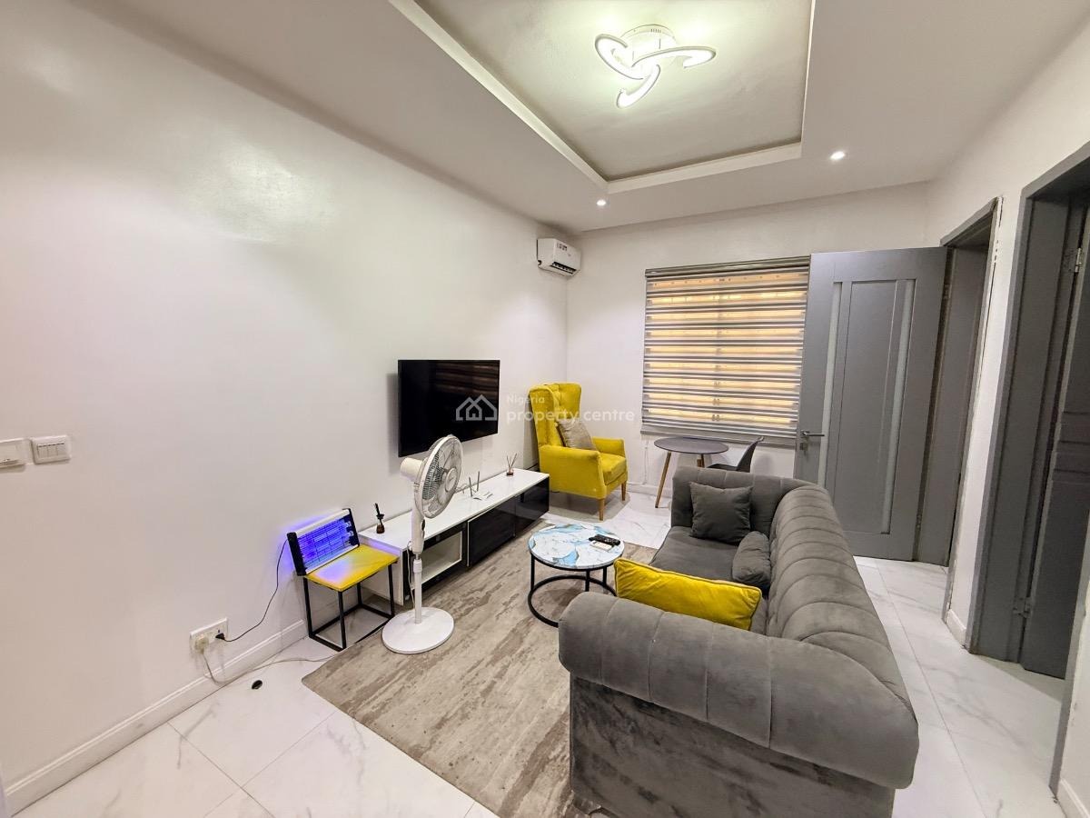 Standard Furnished and Serviced Mini Flat with Guest Toilet, Off Admiralty Way, Lekki Phase 1, Lekki, Lagos, Flat / Apartment for Rent