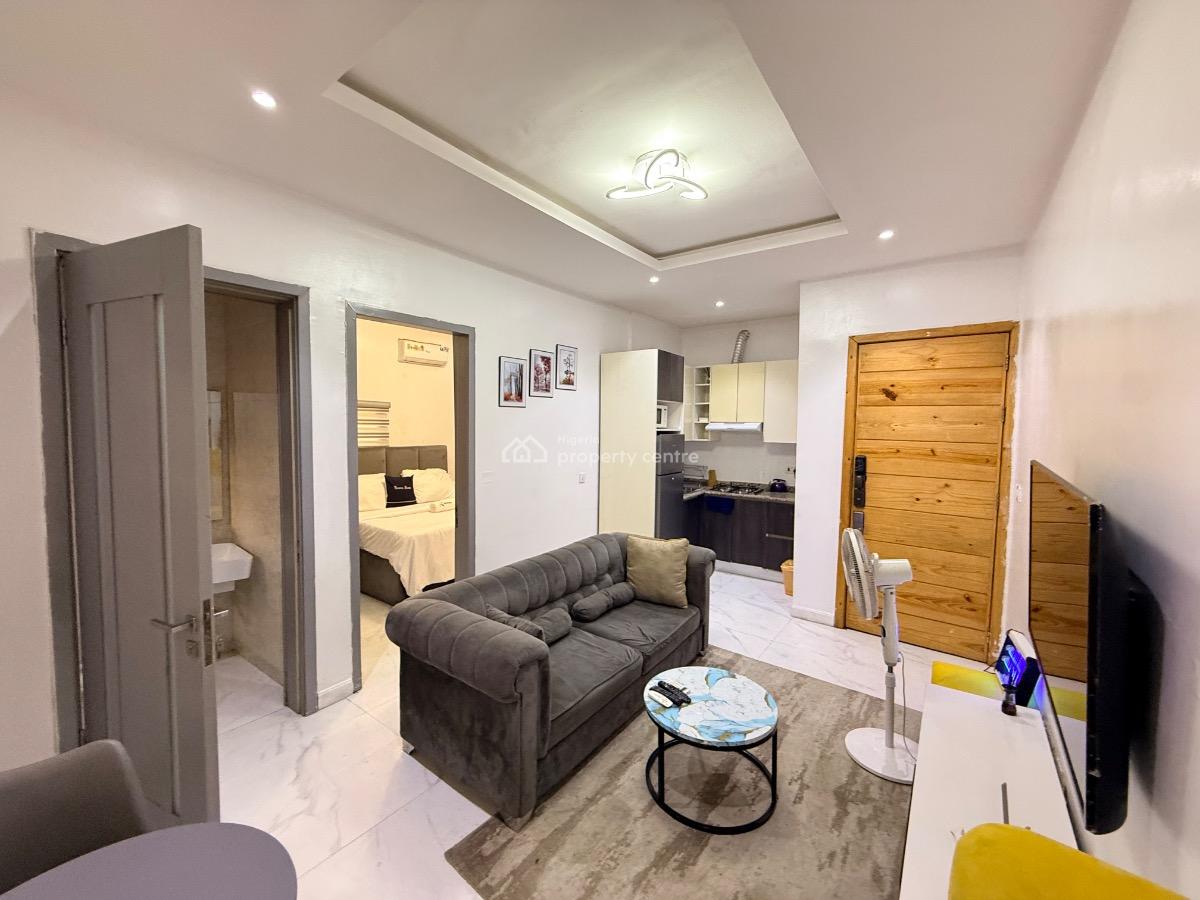 Standard Furnished and Serviced Mini Flat with Guest Toilet, Off Admiralty Way, Lekki Phase 1, Lekki, Lagos, Flat / Apartment for Rent