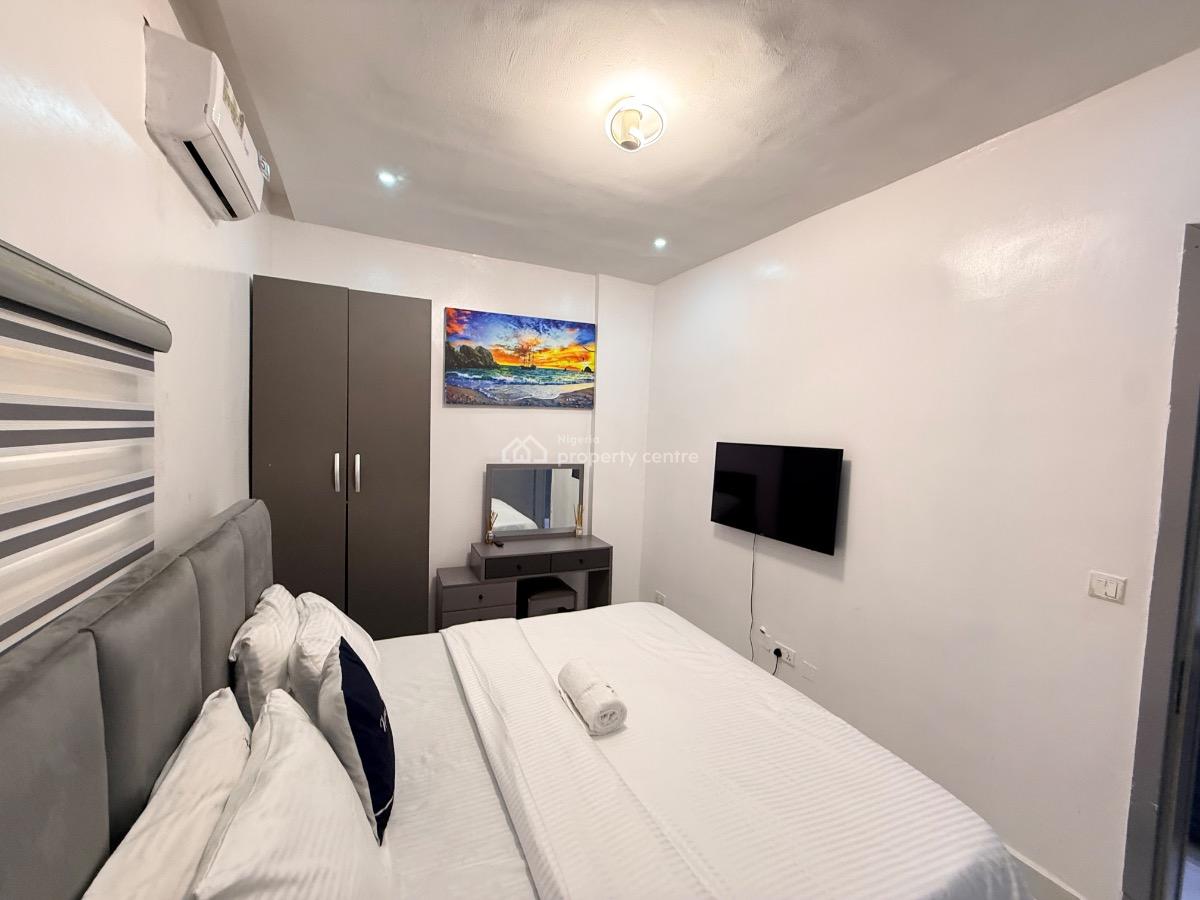 Standard Furnished and Serviced Mini Flat with Guest Toilet, Off Admiralty Way, Lekki Phase 1, Lekki, Lagos, Flat / Apartment for Rent