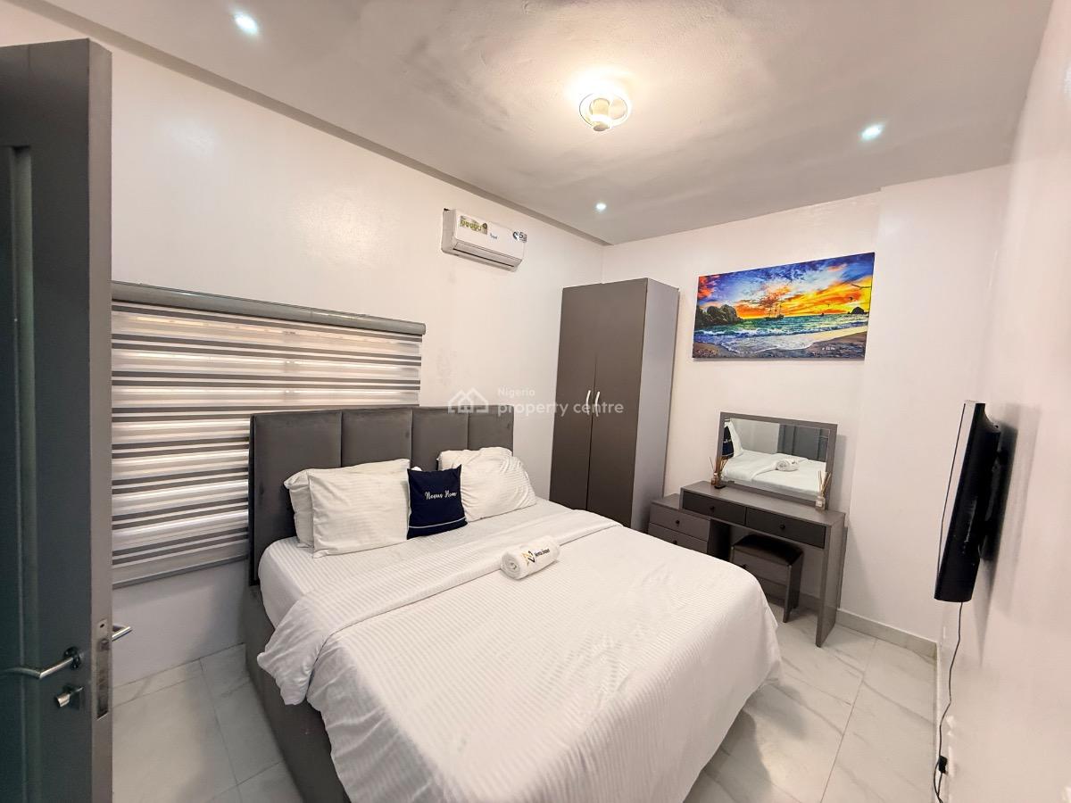 Standard Furnished and Serviced Mini Flat with Guest Toilet, Off Admiralty Way, Lekki Phase 1, Lekki, Lagos, Flat / Apartment for Rent