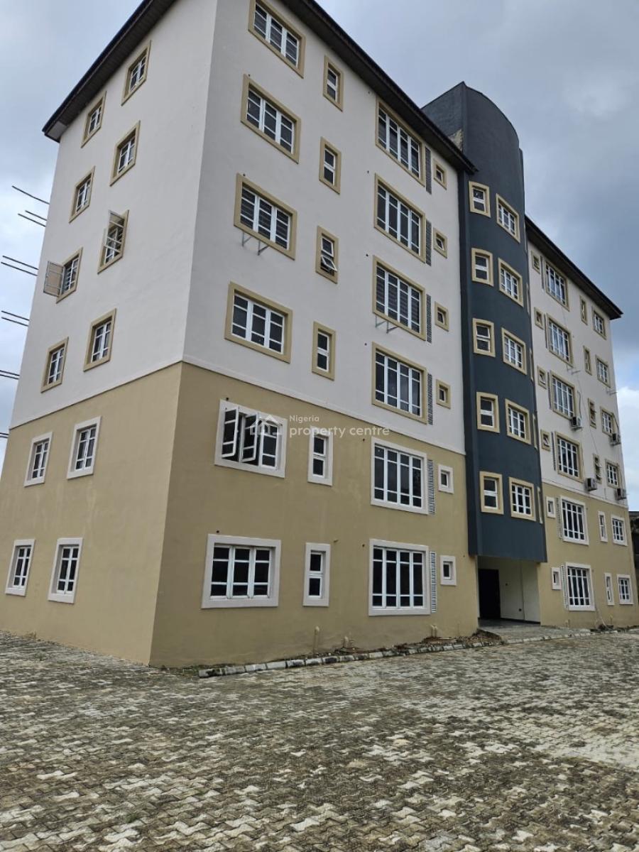 Vacant 3 Bedroom Apartment, Yaba, Lagos, Block of Flats for Sale