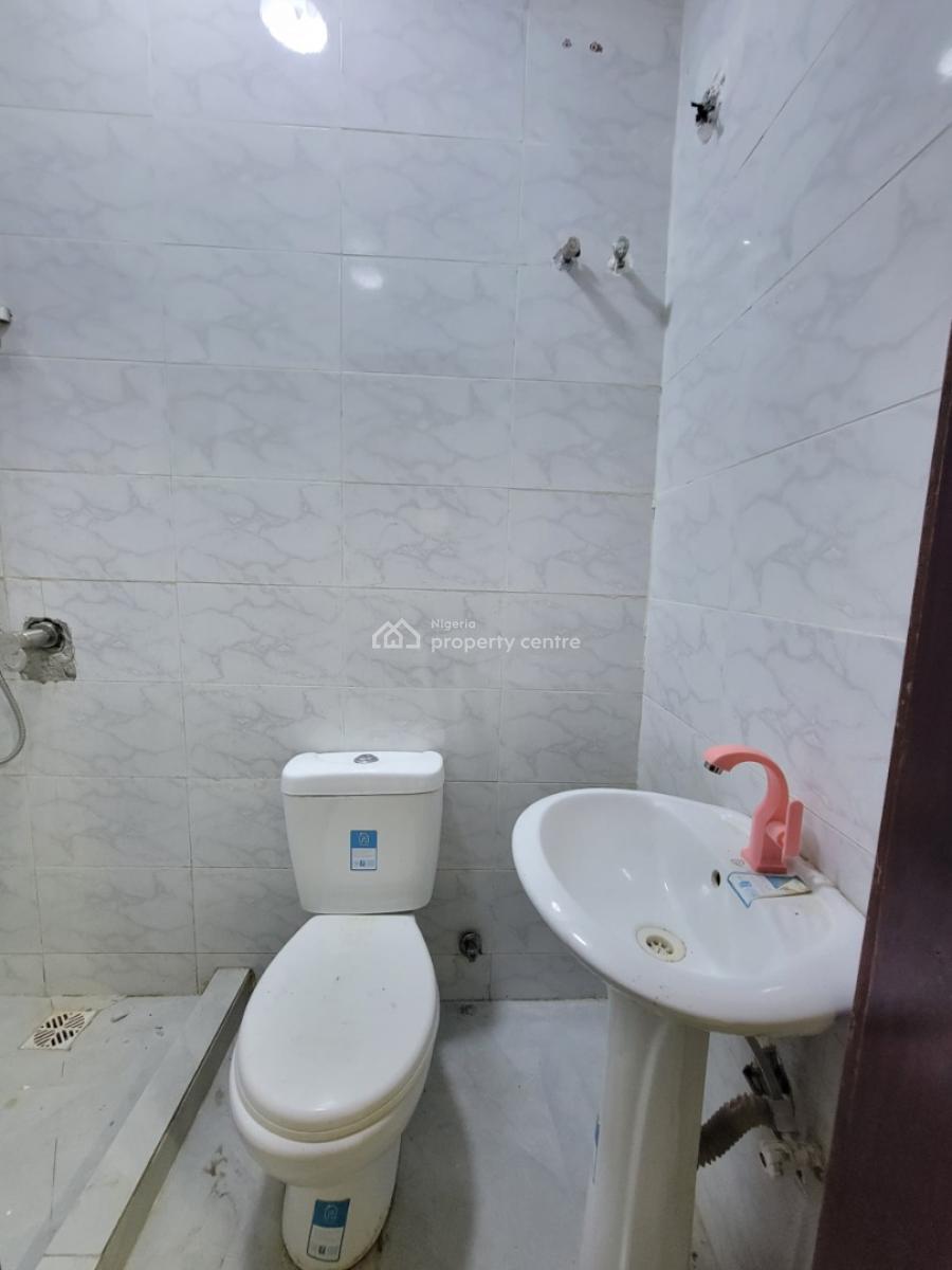 Sharp and Clean 2 Bedroom Apartment, Orchid Road, Lekki, Lagos, Flat / Apartment for Rent
