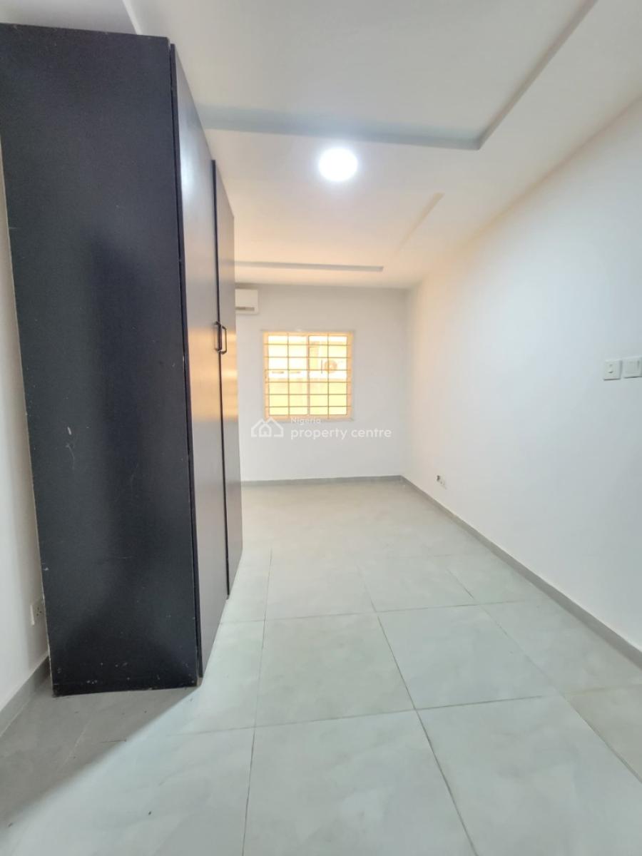 Sharp and Clean 2 Bedroom Apartment, Orchid Road, Lekki, Lagos, Flat / Apartment for Rent