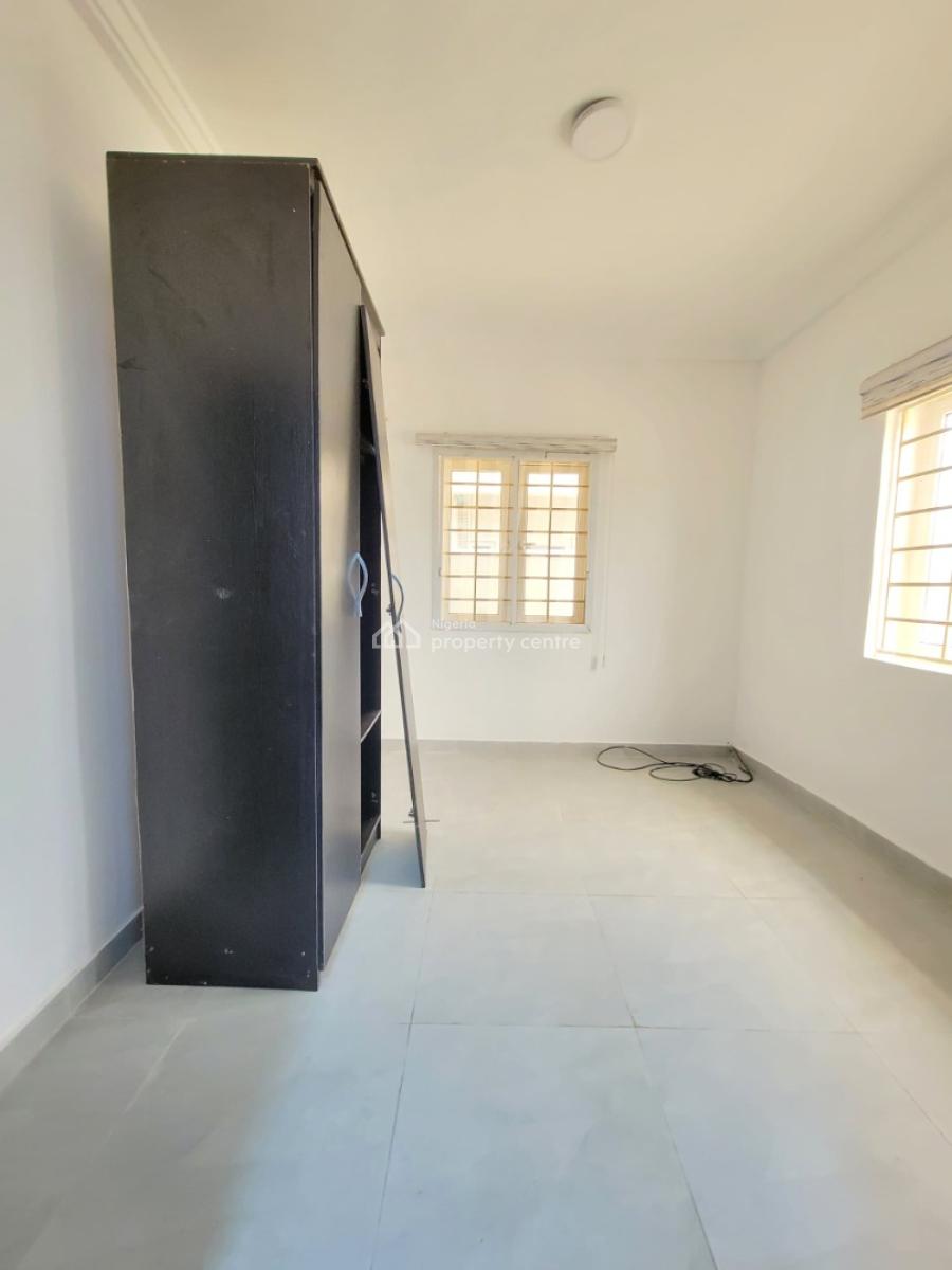 Sharp and Clean 2 Bedroom Apartment, Orchid Road, Lekki, Lagos, Flat / Apartment for Rent