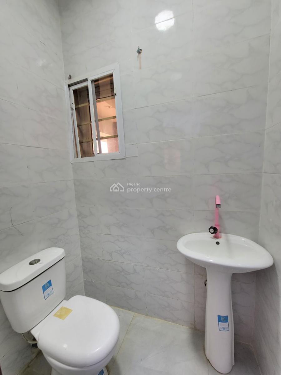 Sharp and Clean 2 Bedroom Apartment, Orchid Road, Lekki, Lagos, Flat / Apartment for Rent