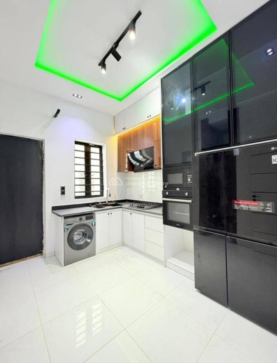 Elegant 4 Bedrooms Terrace, Ikota, Lekki, Lagos, Terraced Duplex for Sale