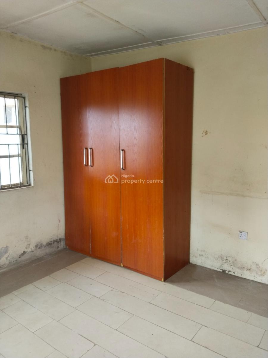 Very Neat 3 Bedroom Flat with Master Bedroom and Visitors Toilet, Oreyo Off Igbe Road, Igbogbo, Ikorodu, Lagos, Flat / Apartment for Rent