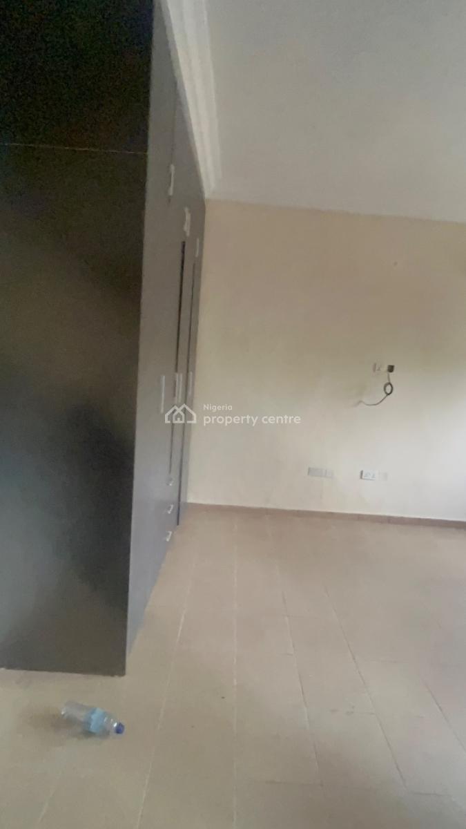 Spacious 3 Bedroom Apartment, Lekki Phase 1, Lekki, Lagos, Flat / Apartment for Rent
