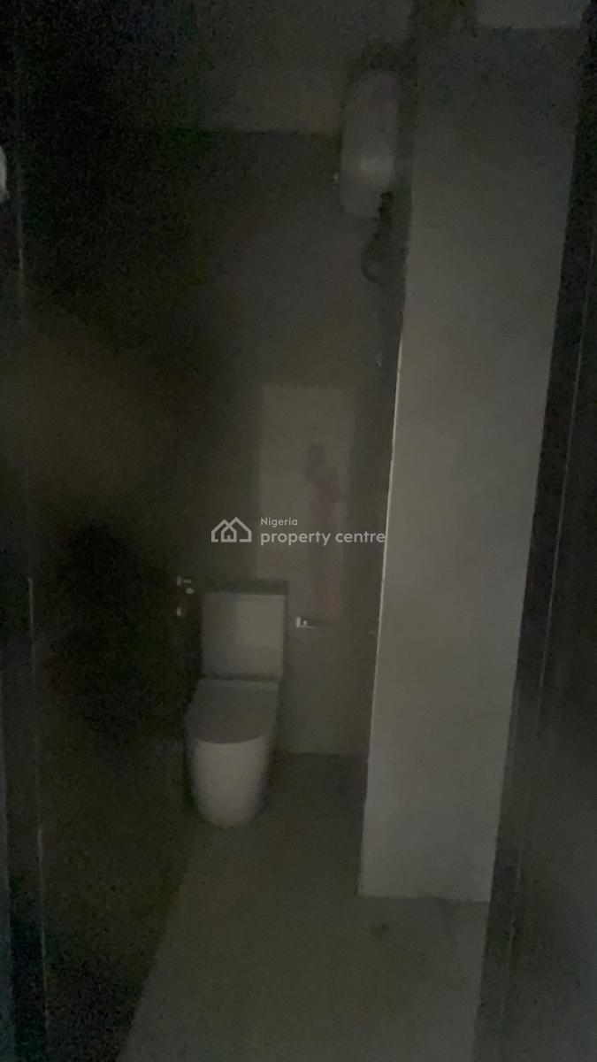 Spacious 3 Bedroom Apartment, Lekki Phase 1, Lekki, Lagos, Flat / Apartment for Rent