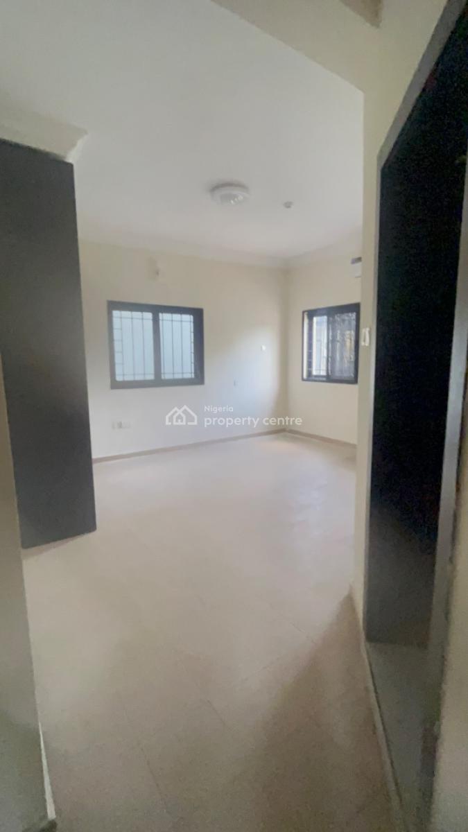 Spacious 3 Bedroom Apartment, Lekki Phase 1, Lekki, Lagos, Flat / Apartment for Rent