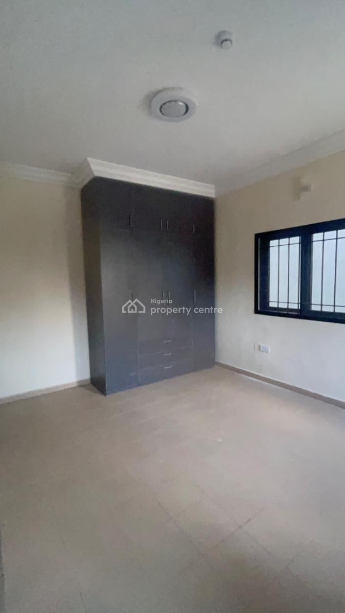 Spacious 3 Bedroom Apartment, Lekki Phase 1, Lekki, Lagos, Flat / Apartment for Rent