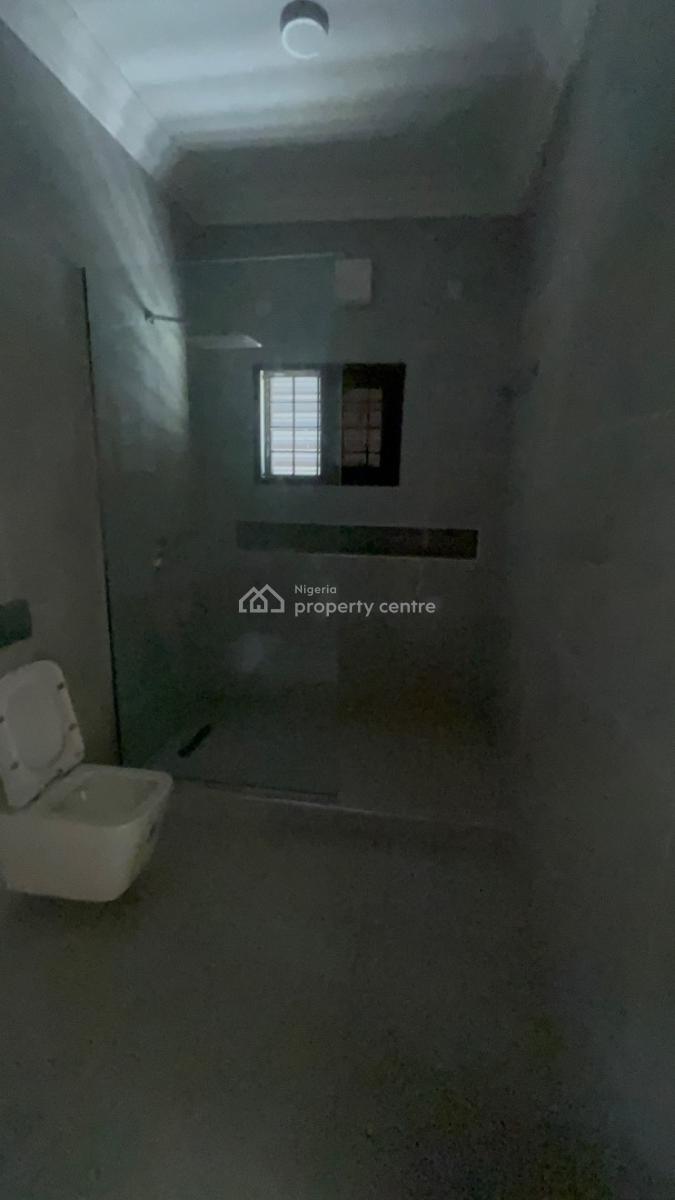 Spacious 3 Bedroom Apartment, Lekki Phase 1, Lekki, Lagos, Flat / Apartment for Rent