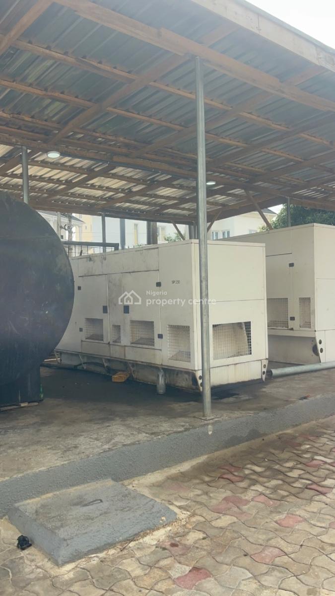 Spacious 3 Bedroom Apartment, Lekki Phase 1, Lekki, Lagos, Flat / Apartment for Rent