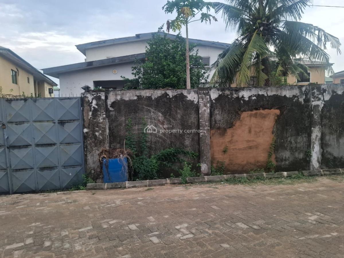 Size-700sqm   of 5bedroom Detached Duplex  with 2br Bq, Lawrence Daniel Street Ajao-estate Airport Road Isolo, Isolo, Lagos, Detached Duplex for Sale
