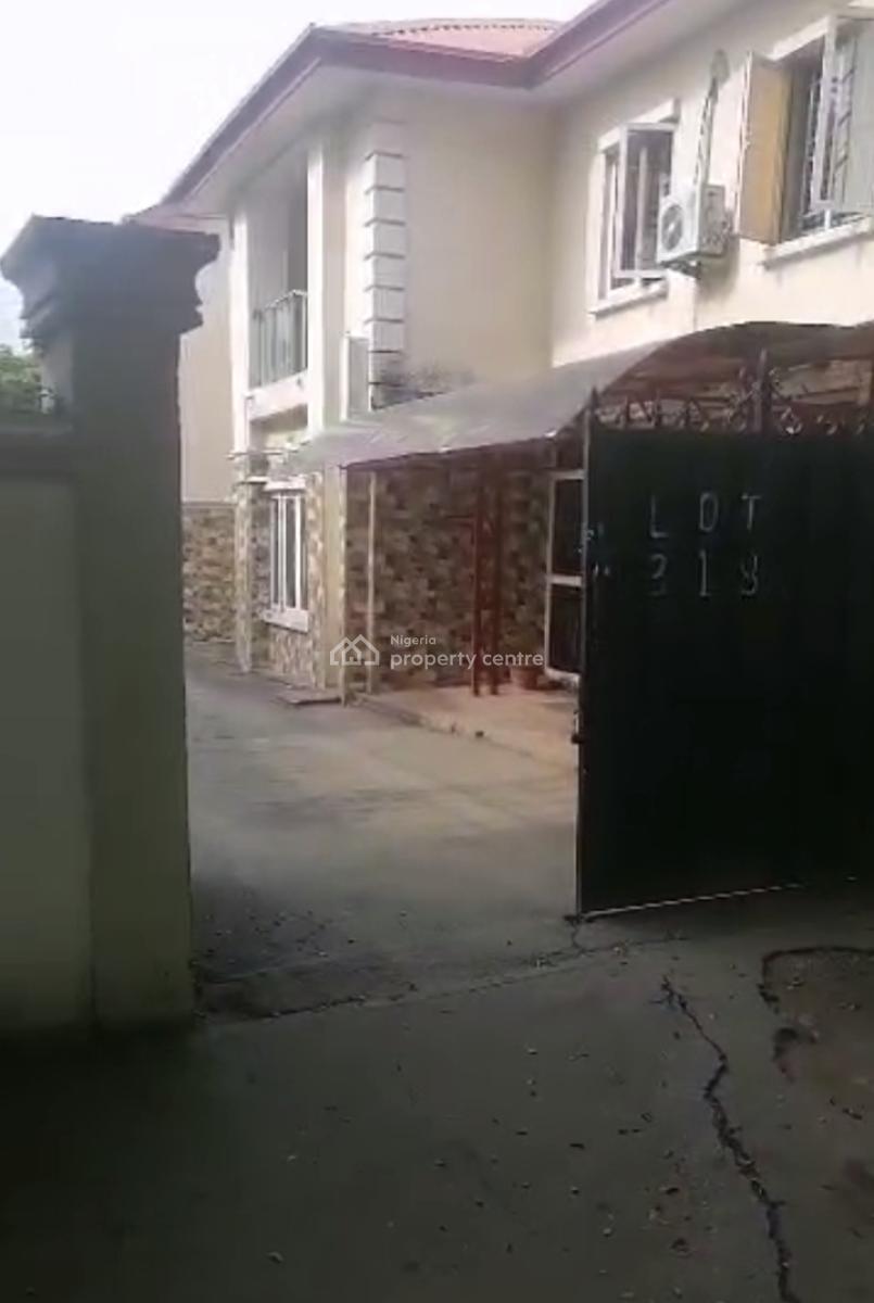 Demolishable Old Building on a 1200 Sqm of Land, Utako, Abuja, Residential Land Joint Venture