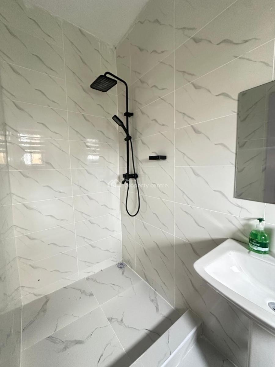 Luxury 2bedroom En-suite Apartment with Speedy Wi-fi and Parking Space, All Rooms Ensuite, Housekeeping, Secured, Comfortable and Serene, Ajah, Lagos, Flat / Apartment Short Let