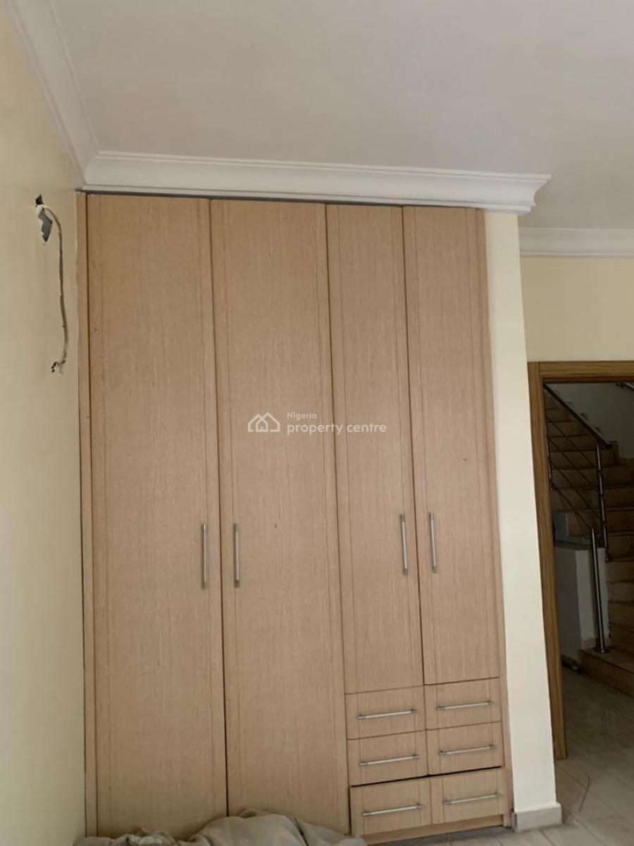 Neat 4 Bedroom Terrace Duplex, Osapa, Lekki, Lagos, Terraced Duplex for Rent
