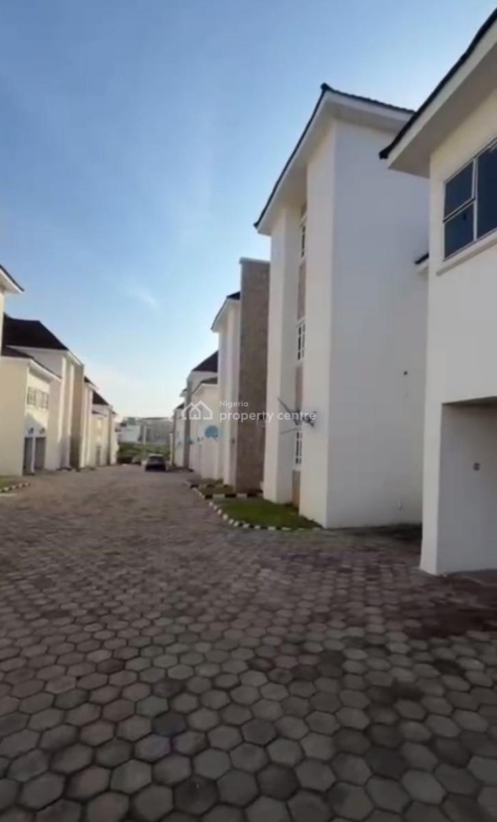 Mini Estate, Guzape District, Abuja, Commercial Property for Sale