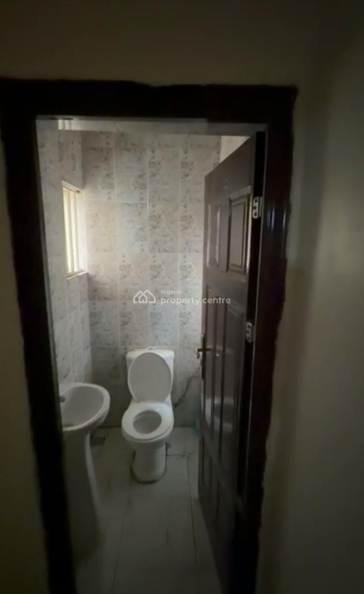 Luxury Spacious Standard 3 Bedroom Apartment  with Bq, Utako, Abuja, Flat / Apartment for Rent