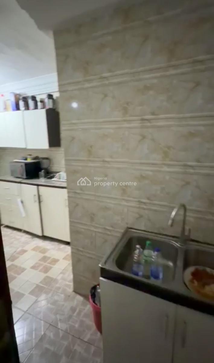 Luxury Spacious Standard 3 Bedroom Apartment  with Bq, Utako, Abuja, Flat / Apartment for Rent