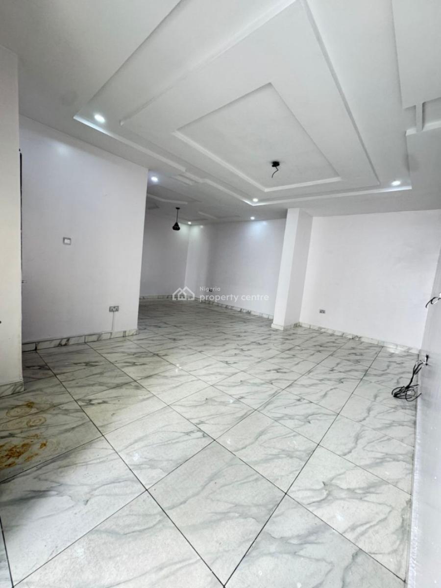 2 Bedroom Apartment Upstairs, Orchid Road, Lekki, Lagos, Flat / Apartment for Rent