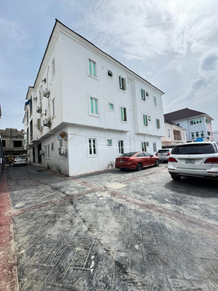 2 Bedroom Apartment Upstairs, Orchid Road, Lekki, Lagos, Flat / Apartment for Rent