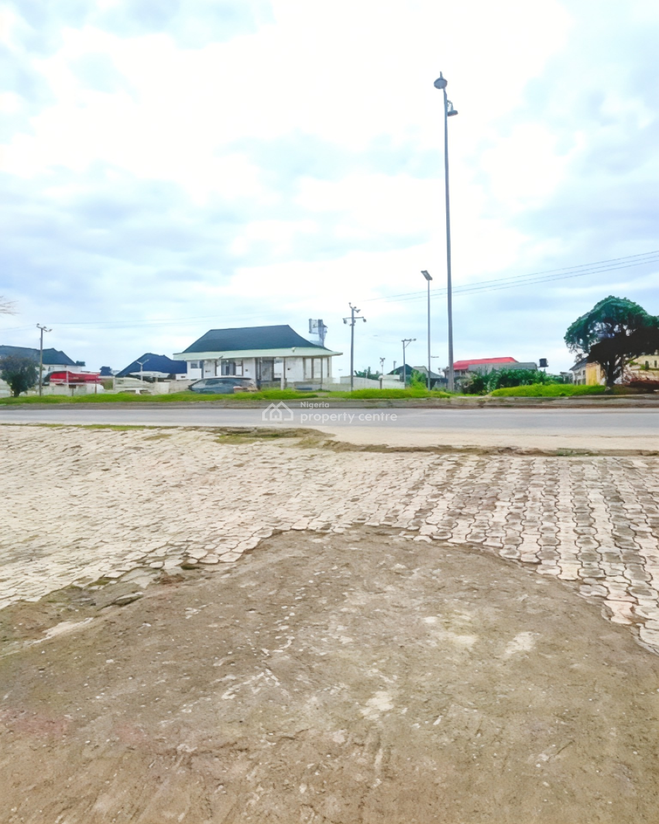 Office Space on 4 Plots on a Busy Major Road, Gu Ake Road, Eliozu, Port Harcourt, Rivers, Office Space for Rent