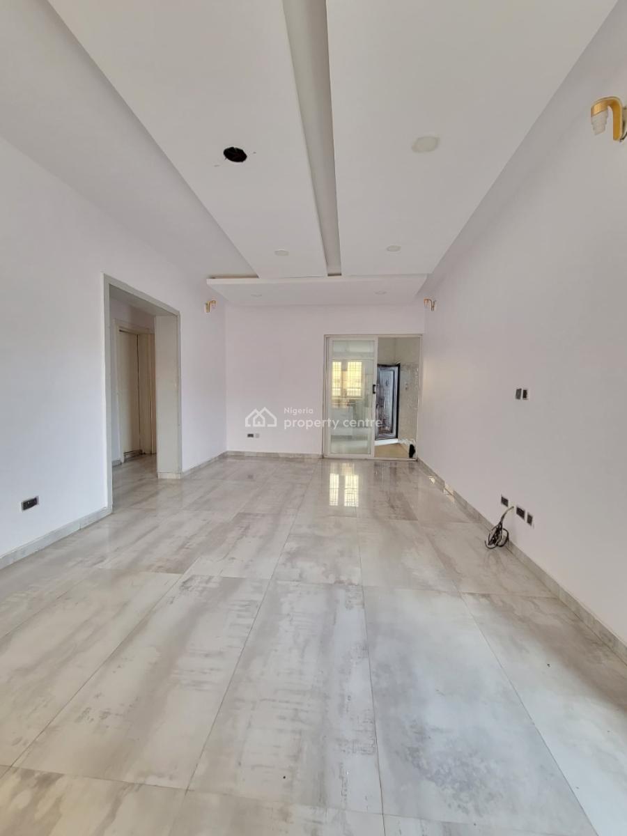 Spacious and Clean 2 Bedroom Apartment, Orchid Road, Lekki, Lagos, Flat / Apartment for Rent