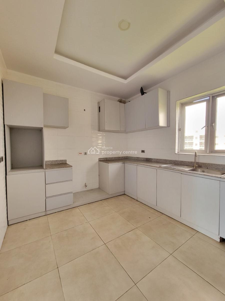 Spacious and Clean 2 Bedroom Apartment, Orchid Road, Lekki, Lagos, Flat / Apartment for Rent