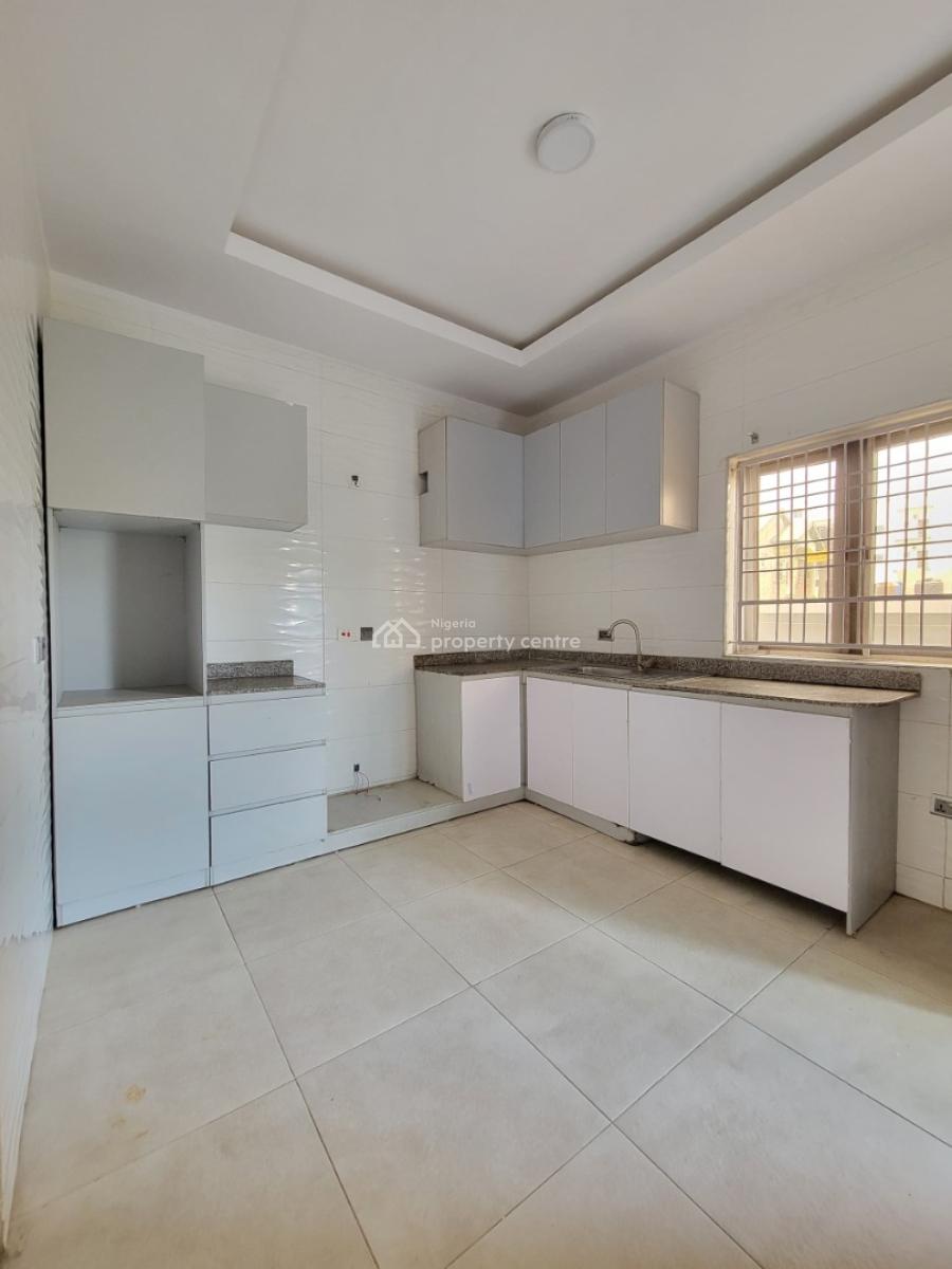 Spacious and Clean 2 Bedroom Apartment, Orchid Road, Lekki, Lagos, Flat / Apartment for Rent