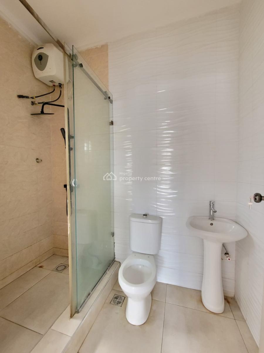 Spacious and Clean 2 Bedroom Apartment, Orchid Road, Lekki, Lagos, Flat / Apartment for Rent