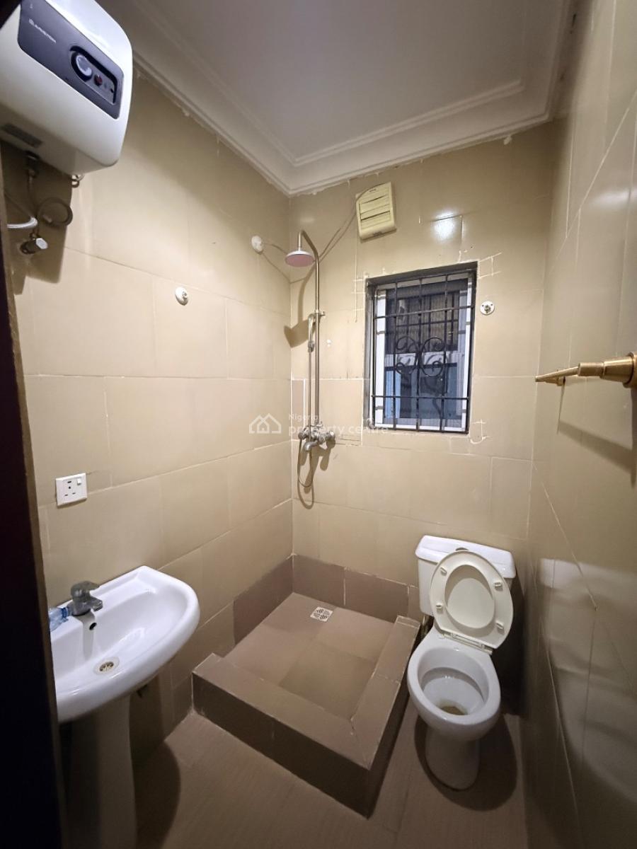 a Room in a 2 Bedroom Apartment Available, Orchid Road, Lekki, Lagos, Flat / Apartment for Rent