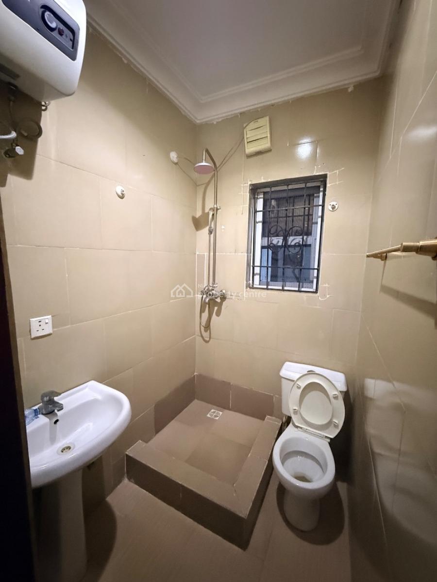 a Room in a 2 Bedroom Apartment Available, Orchid Road, Lekki, Lagos, Flat / Apartment for Rent