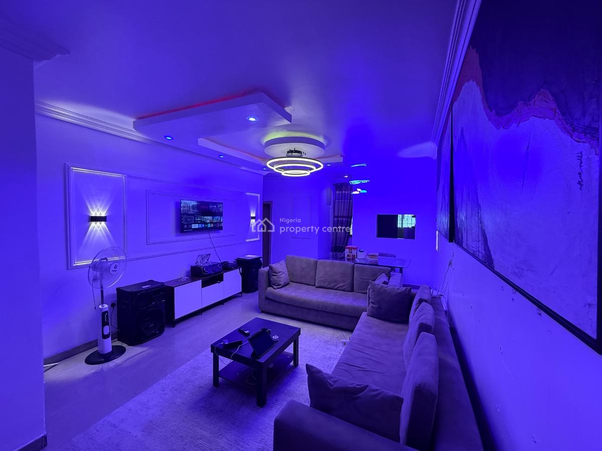 a Room in a 2 Bedroom Apartment Available, Orchid Road, Lekki, Lagos, Flat / Apartment for Rent