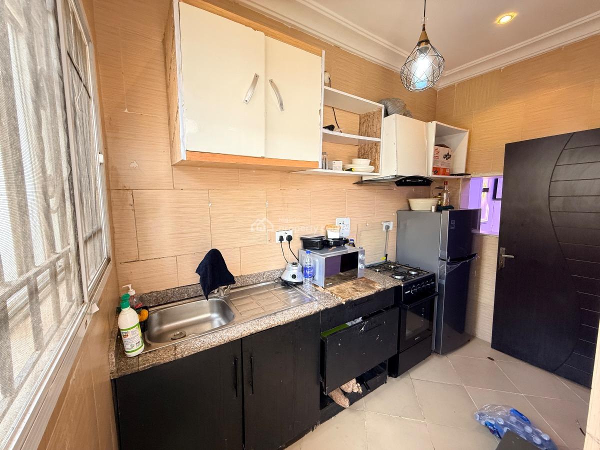 a Room in a 2 Bedroom Apartment Available, Orchid Road, Lekki, Lagos, Flat / Apartment for Rent