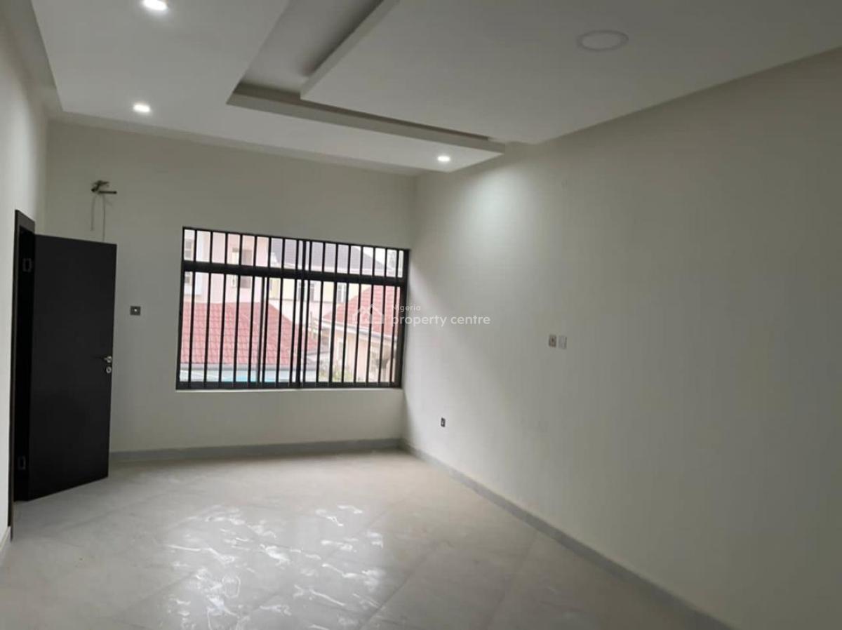 Luxurious and Smart Service 3 Bedroom Flat Upstairs with a Room Bq, Off Admiralty, Lekki Phase 1, Lekki, Lagos, Flat / Apartment for Rent